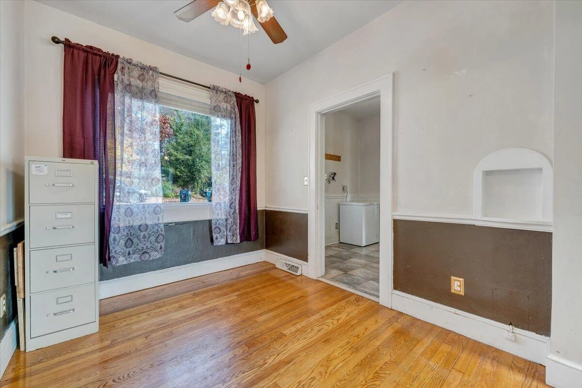 3116 Spring RD - Photo 8
