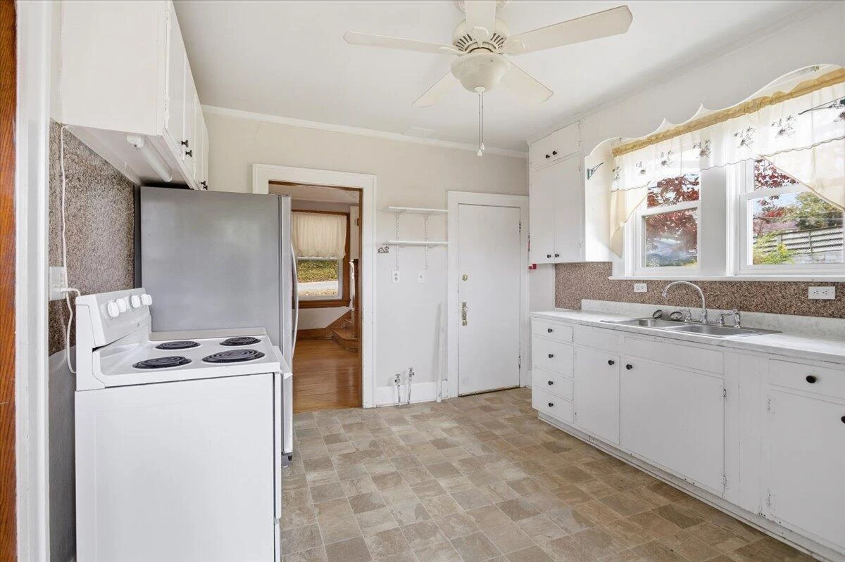 620 Riverland RD - Photo 11