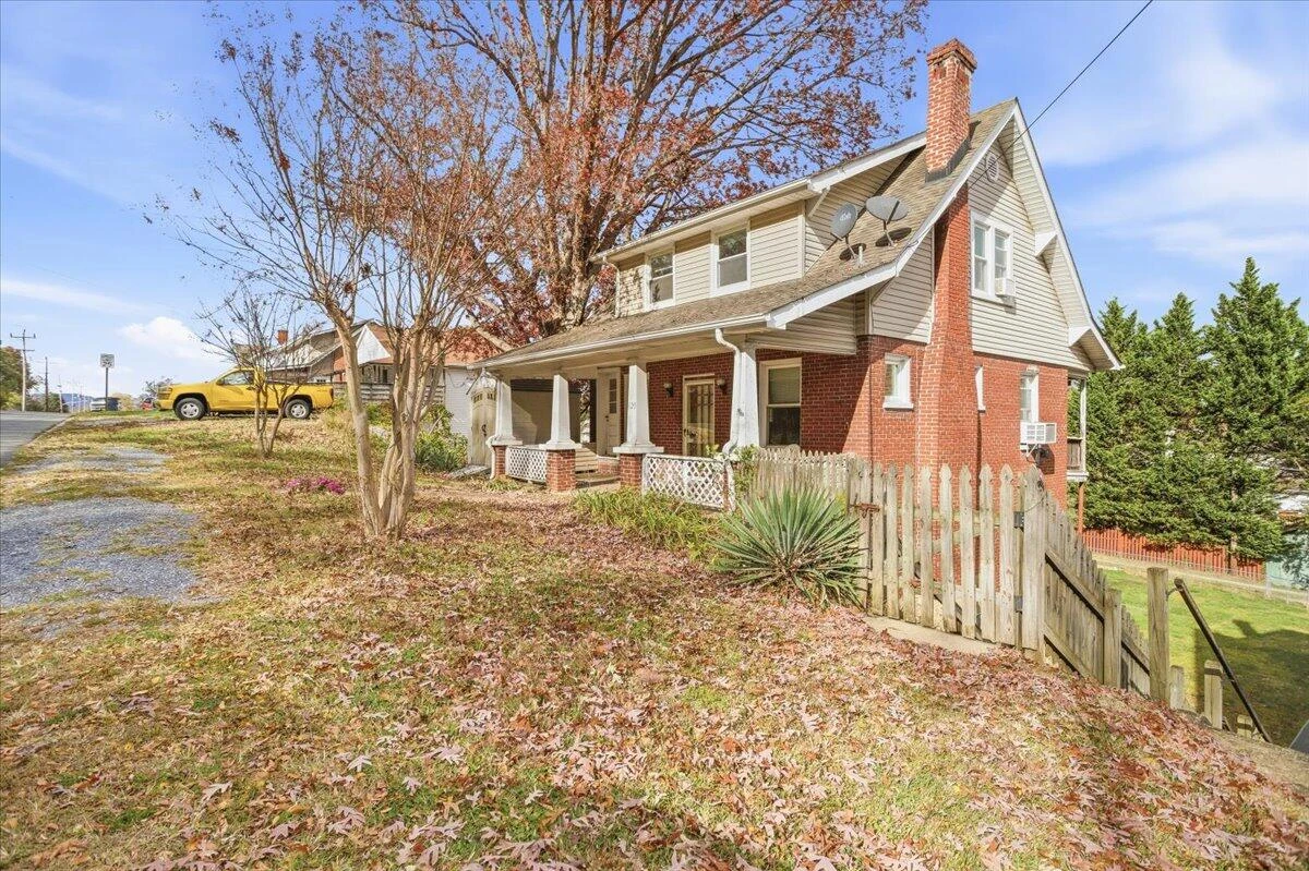 620 Riverland RD - Photo 2
