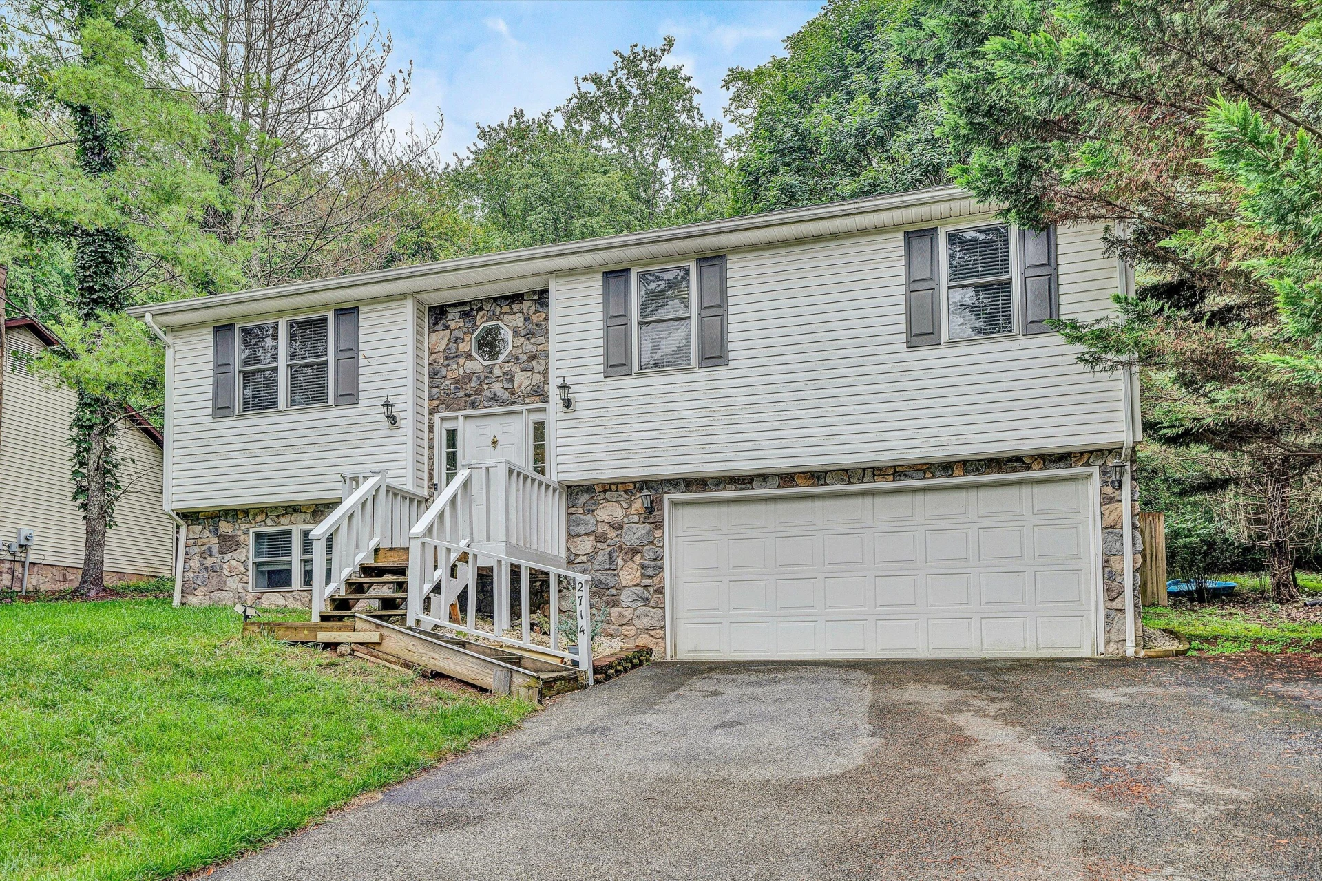 2714 Grandin RD - Photo 27
