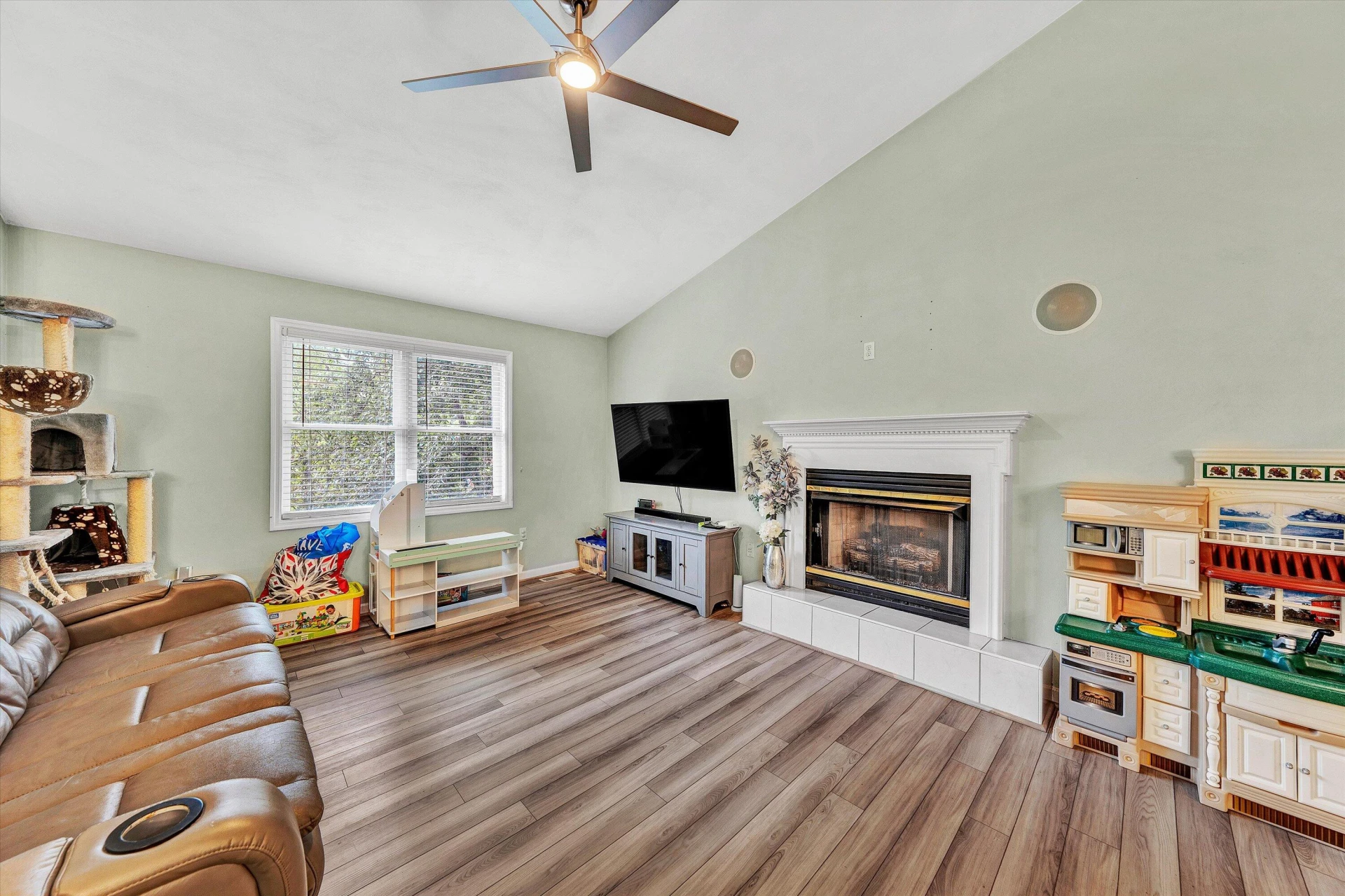 2714 Grandin RD - Photo 3