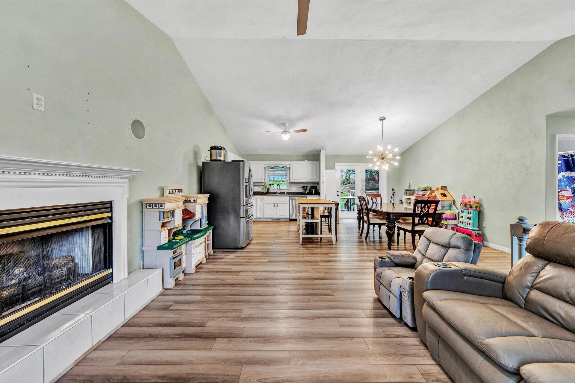 2714 Grandin RD - Photo 4