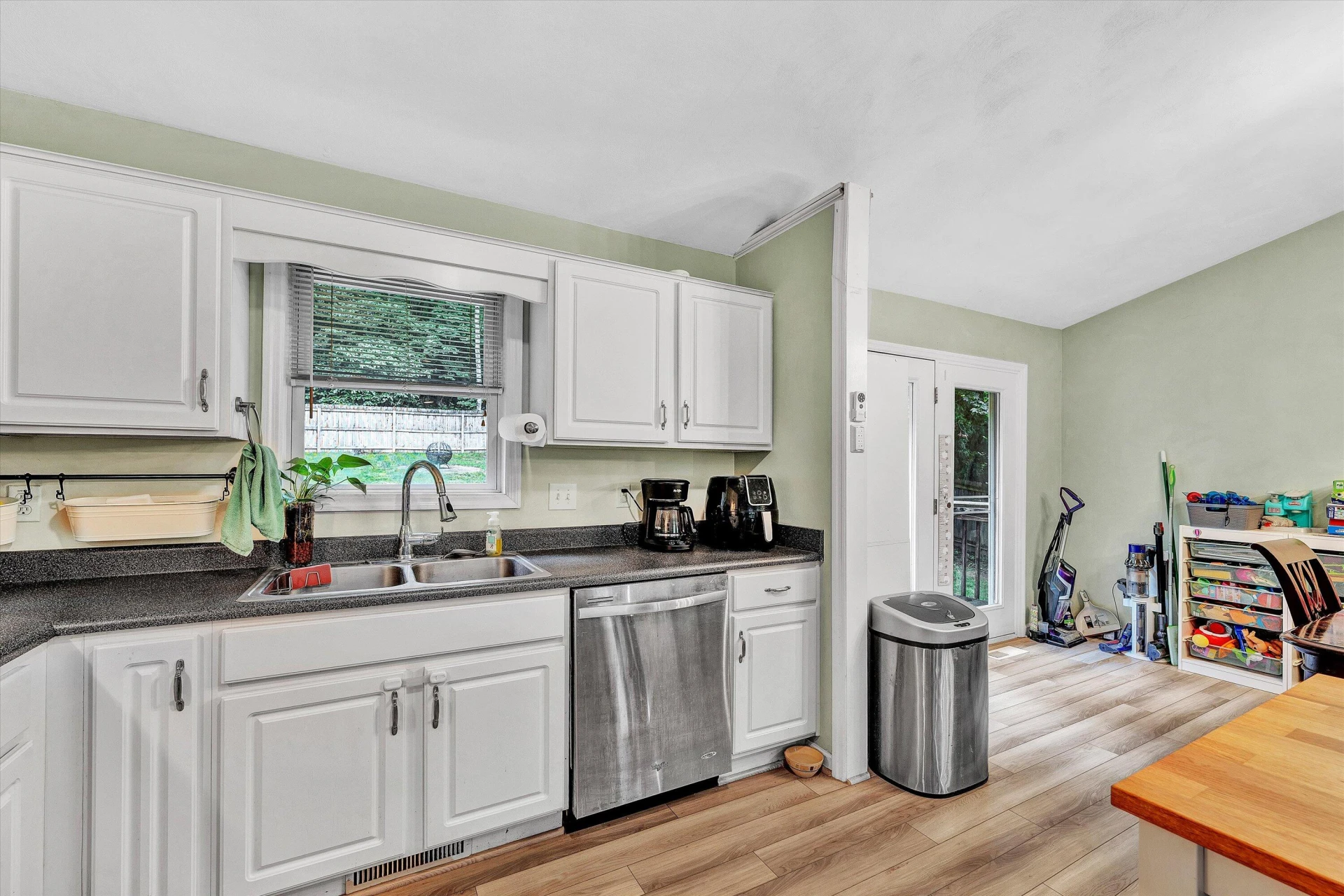 2714 Grandin RD - Photo 8