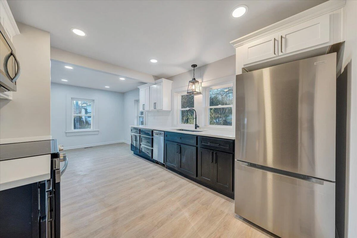 50 Bower ST - Photo 10