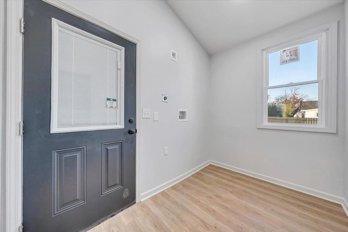 50 Bower ST - Photo 12