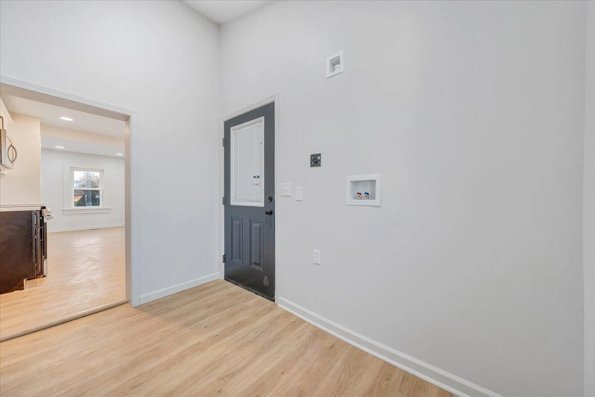 50 Bower ST - Photo 13