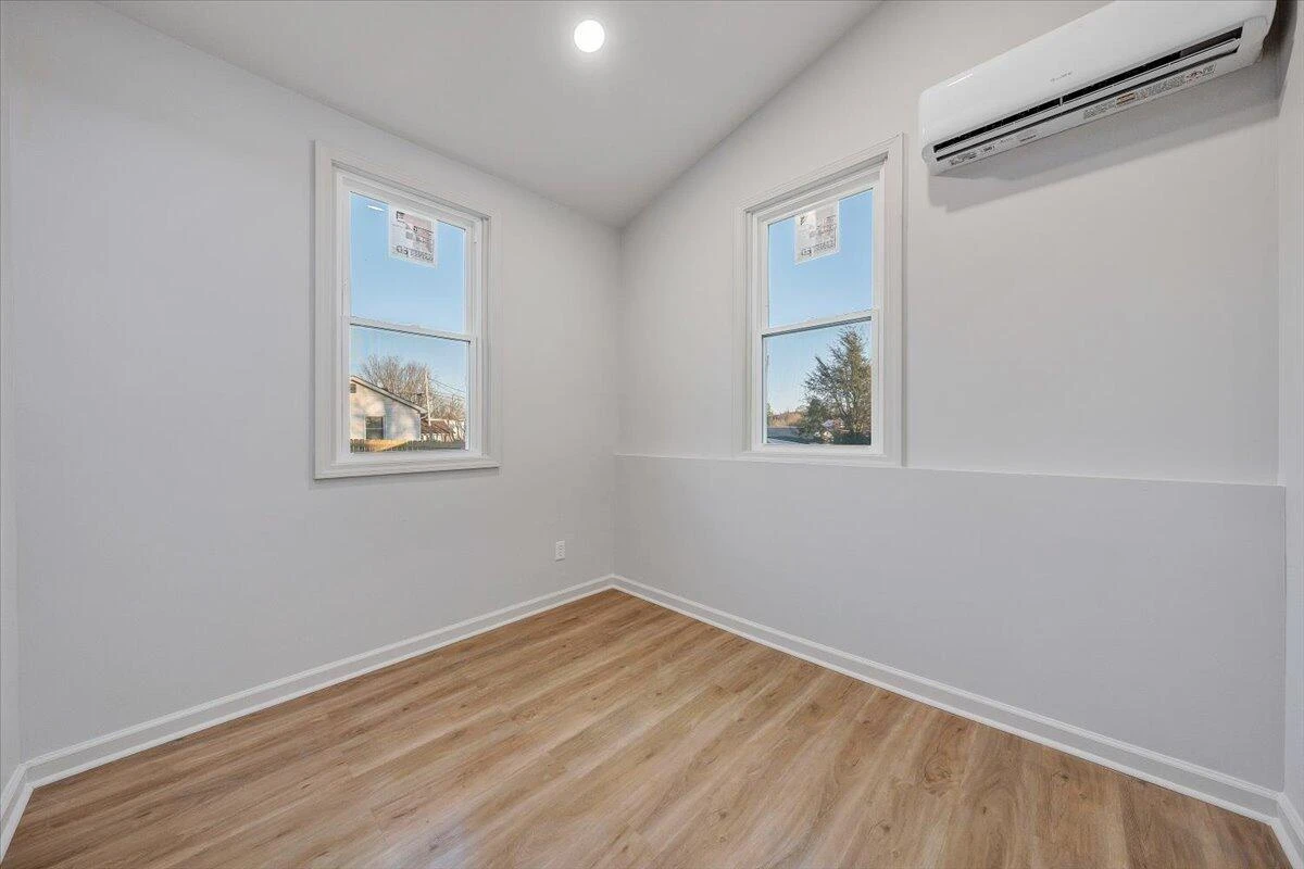 50 Bower ST - Photo 14