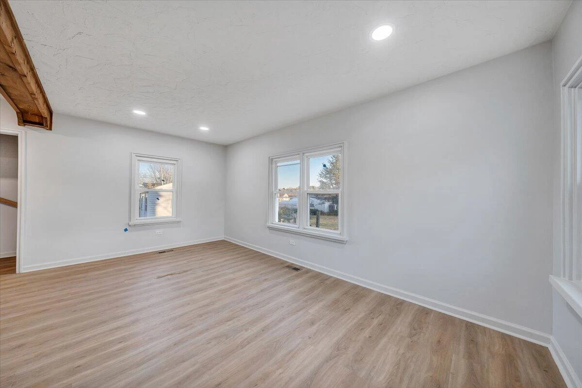 50 Bower ST - Photo 16