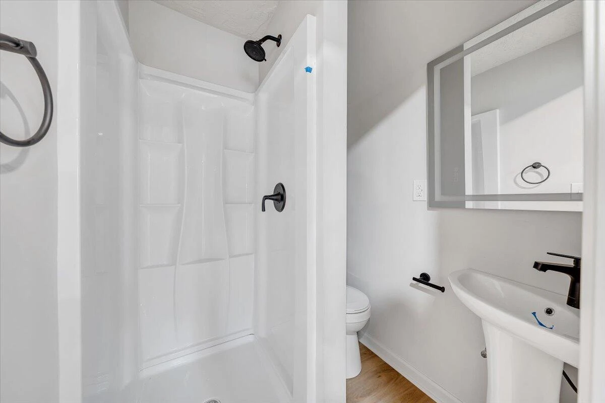 50 Bower ST - Photo 19