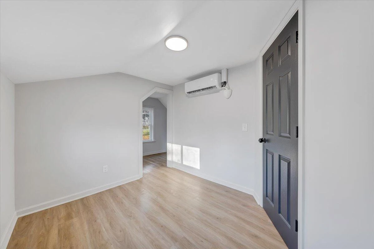 50 Bower ST - Photo 22