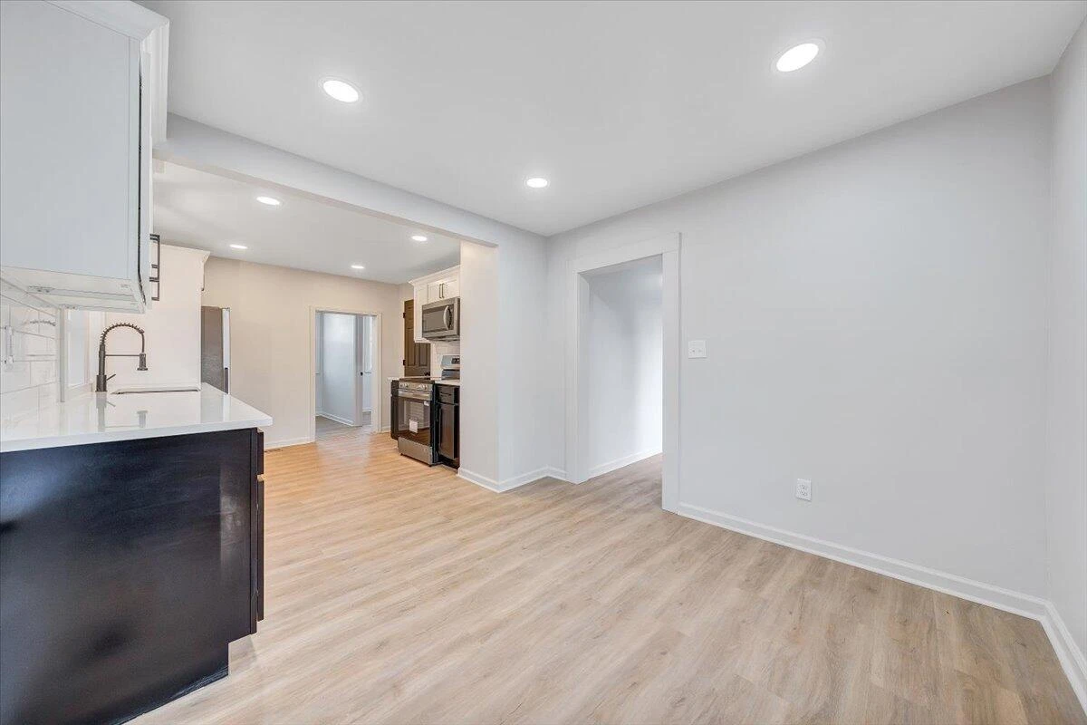 50 Bower ST - Photo 5