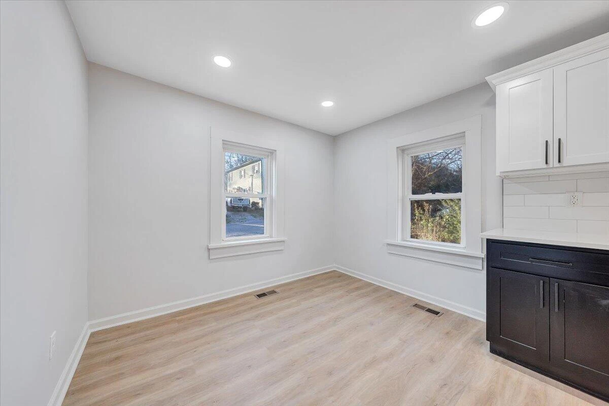 50 Bower ST - Photo 6