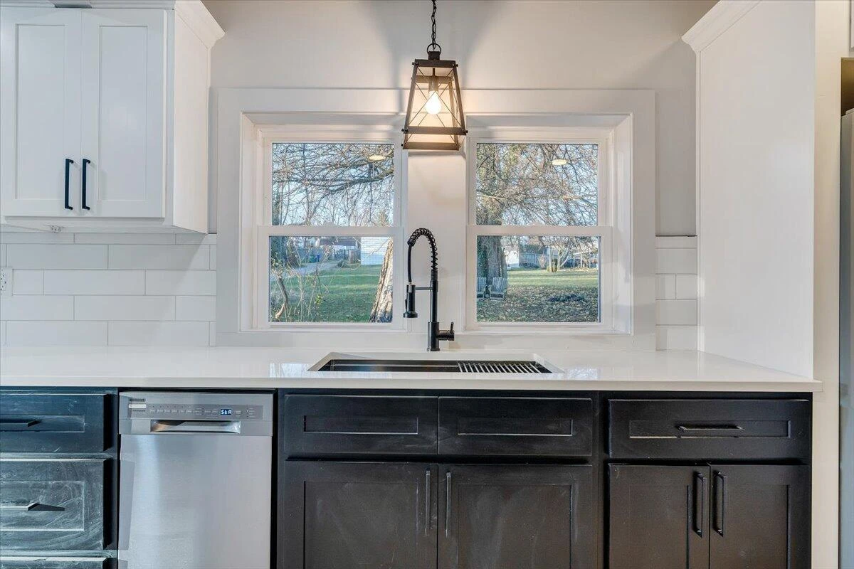 50 Bower ST - Photo 9