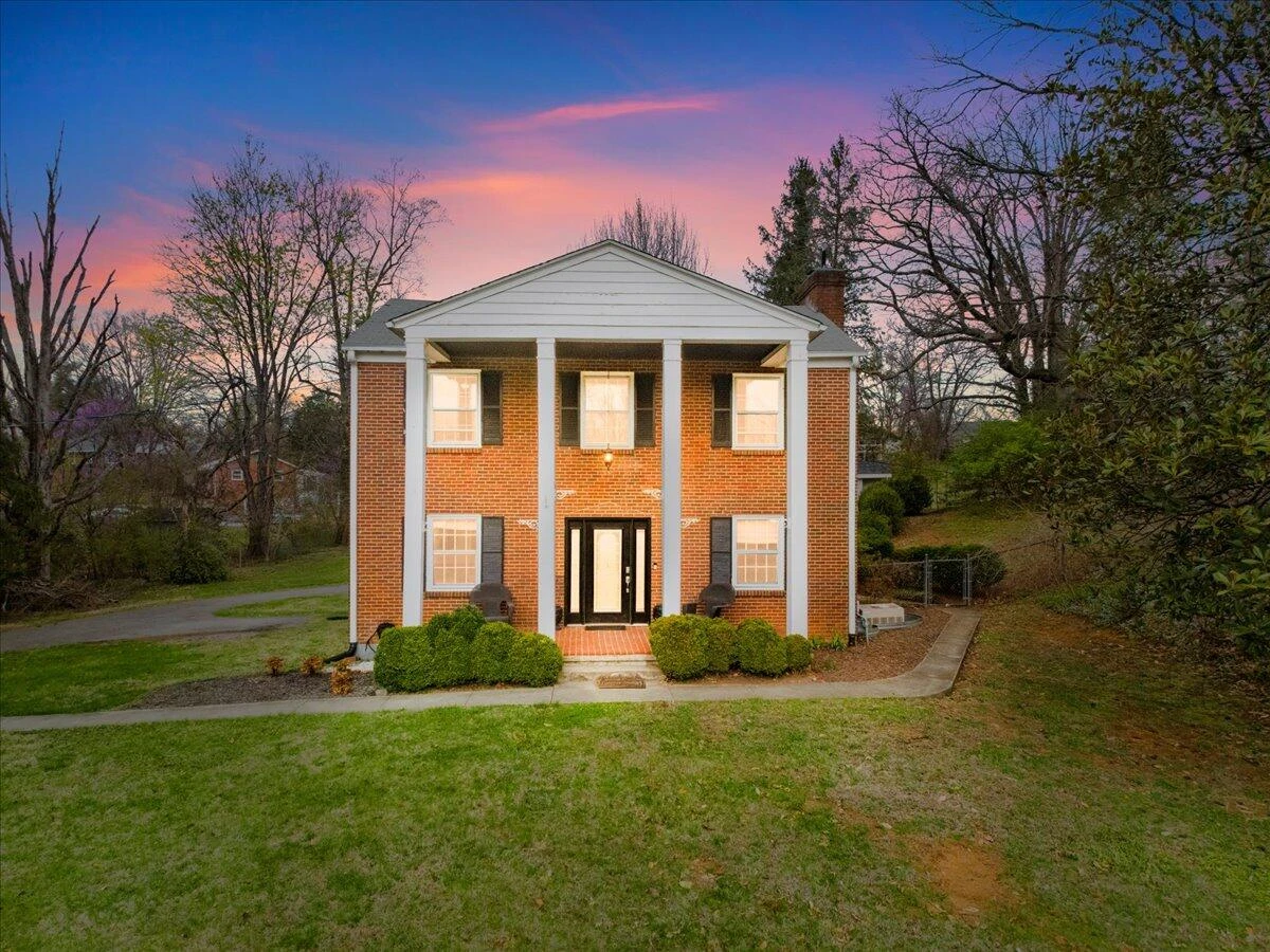 3581 Grandin RD