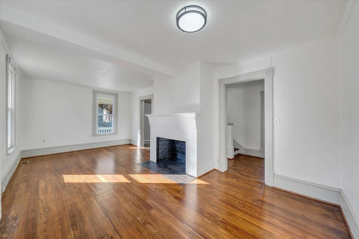 2415 Delaware AVE - Photo 13