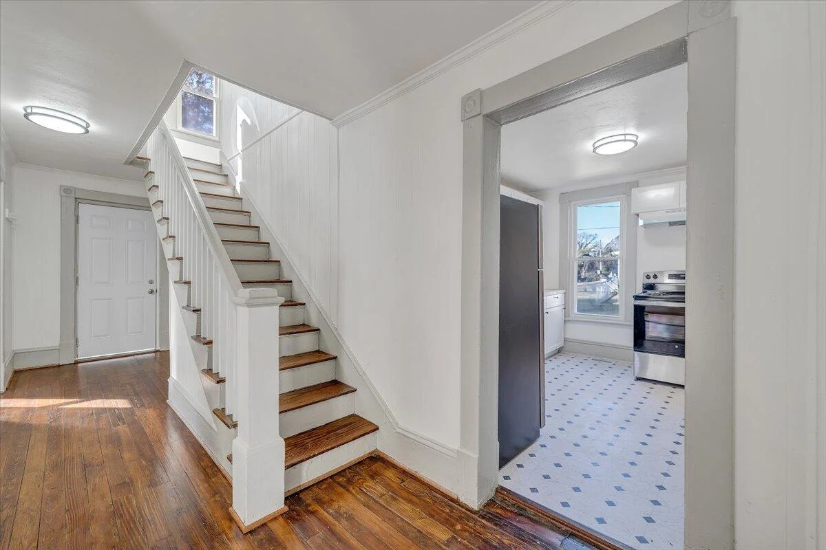 2415 Delaware AVE - Photo 14