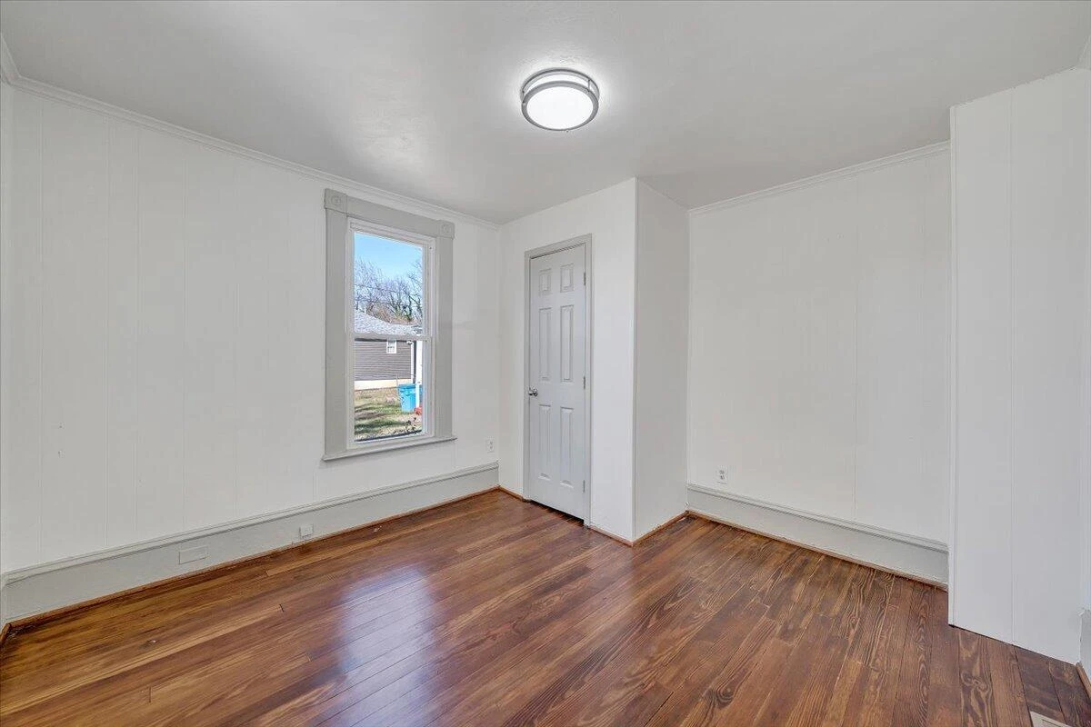 2415 Delaware AVE - Photo 20