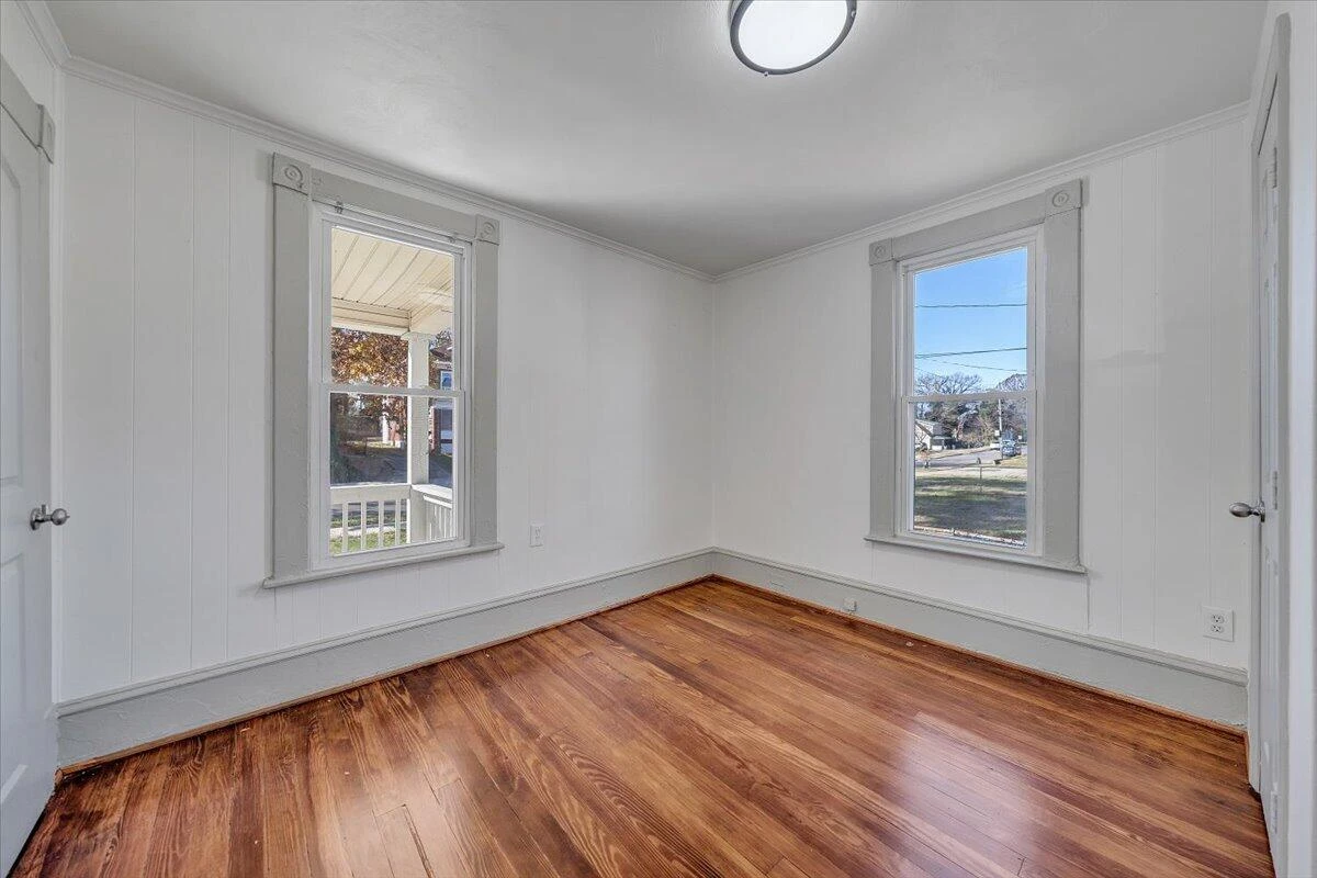 2415 Delaware AVE - Photo 21