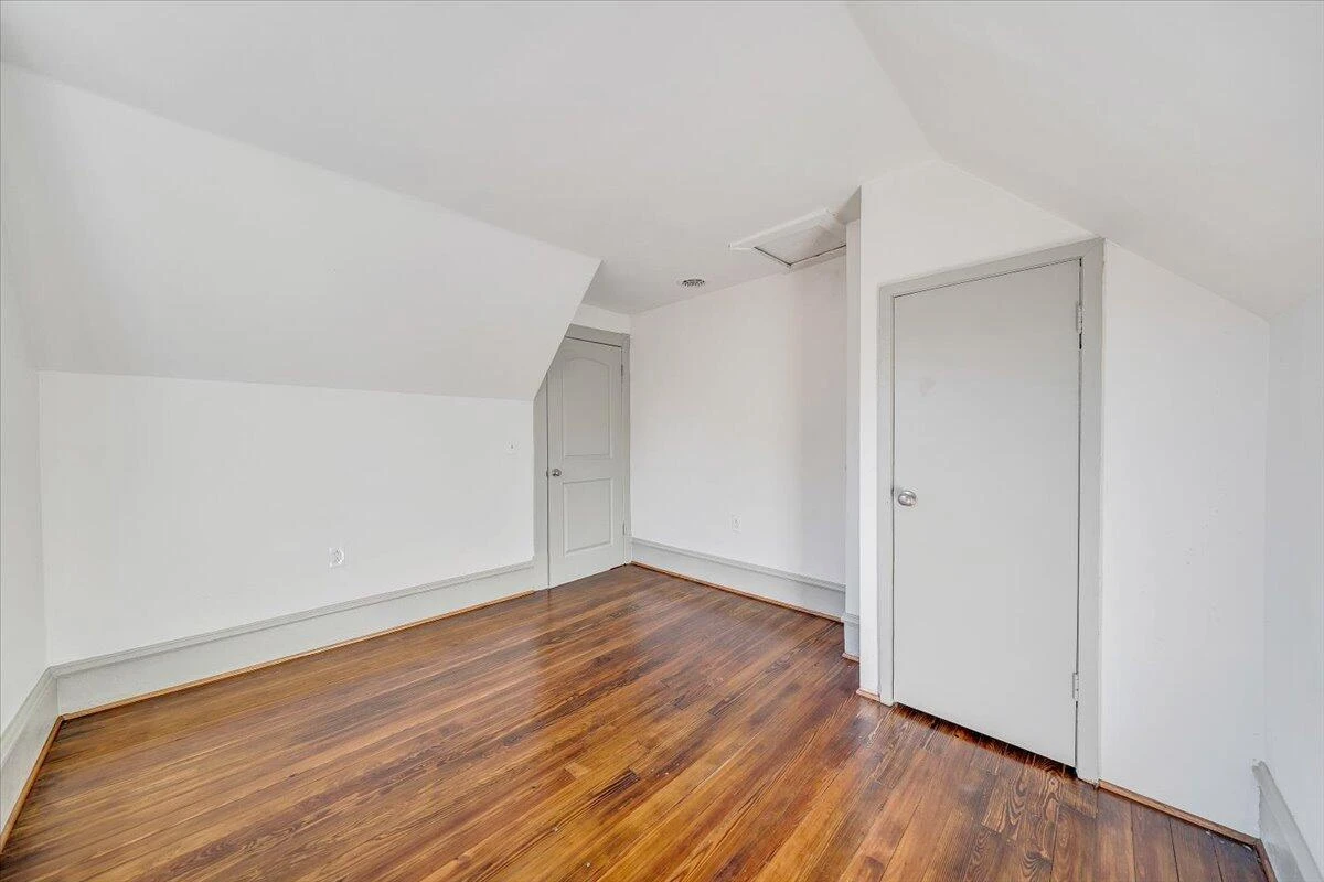 2415 Delaware AVE - Photo 25
