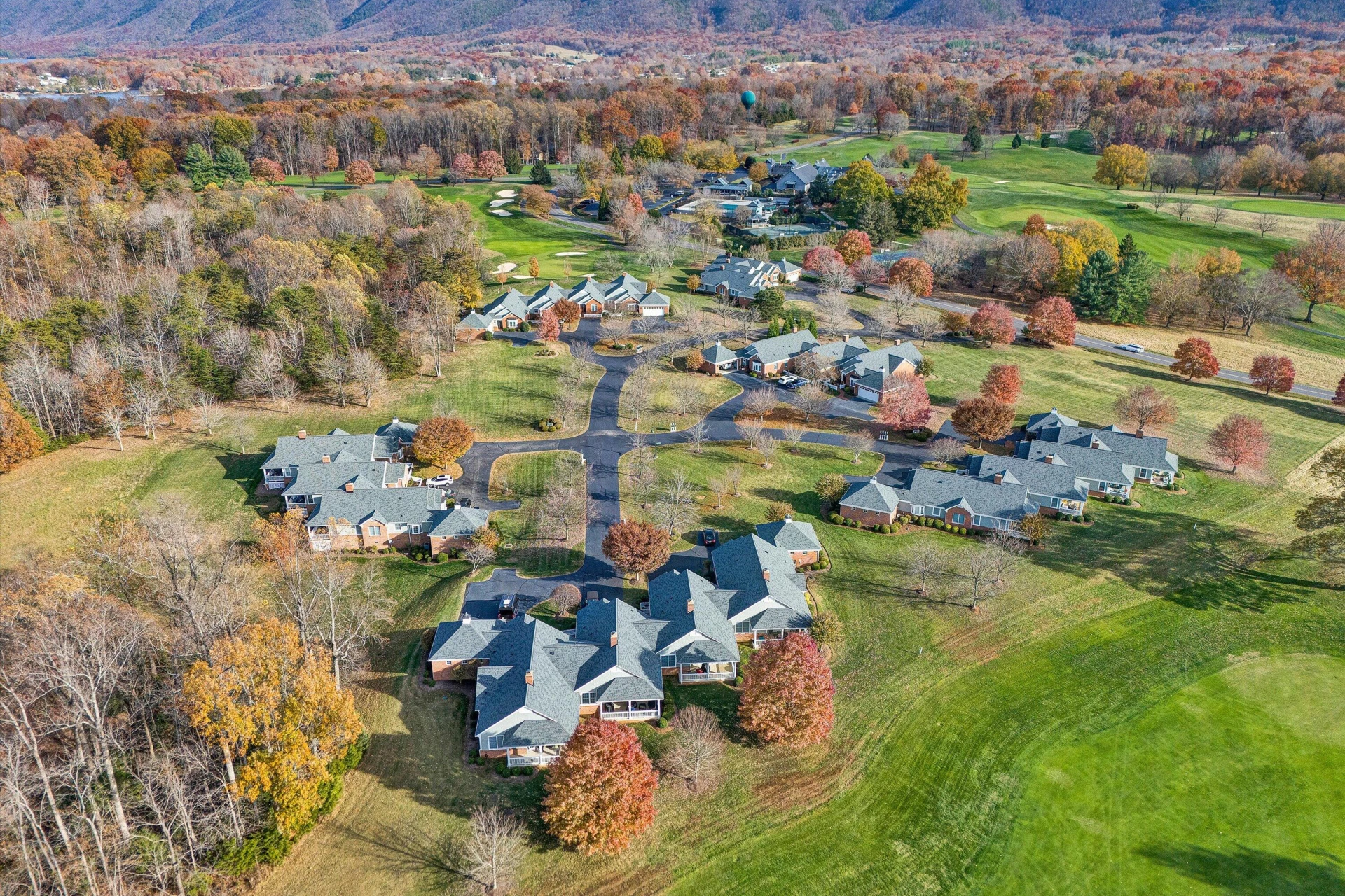 127 Village Green DR - Photo 28