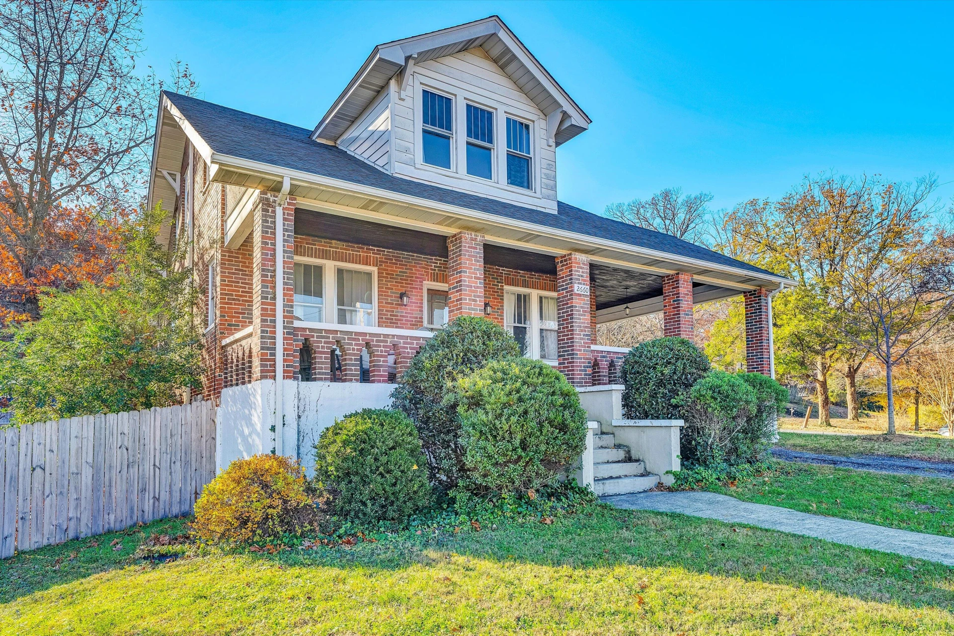 2660 Sweetbrier AVE - Photo 47
