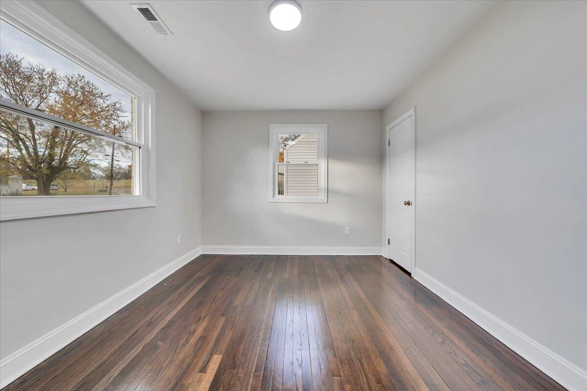 553 Westwood BLVD - Photo 10