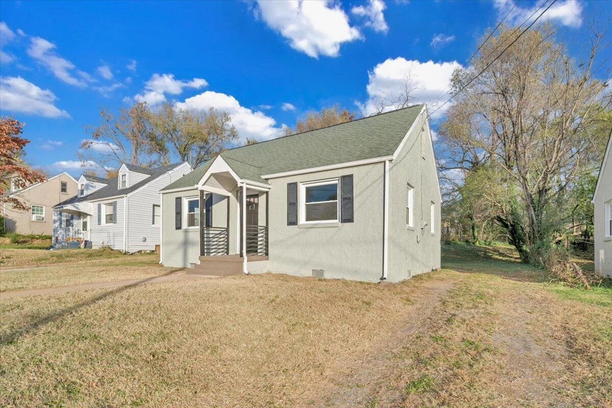 553 Westwood BLVD - Photo 2