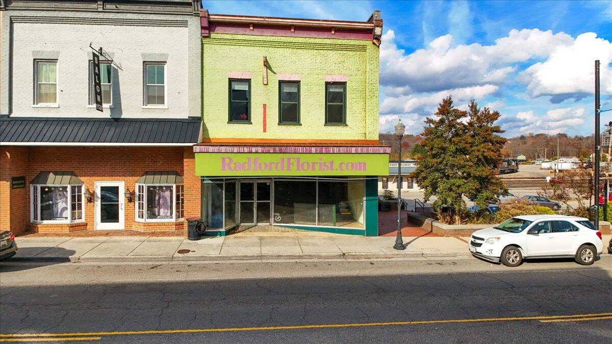 1120 Main ST