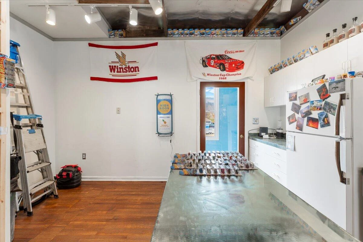 1120 Main ST - Photo 33