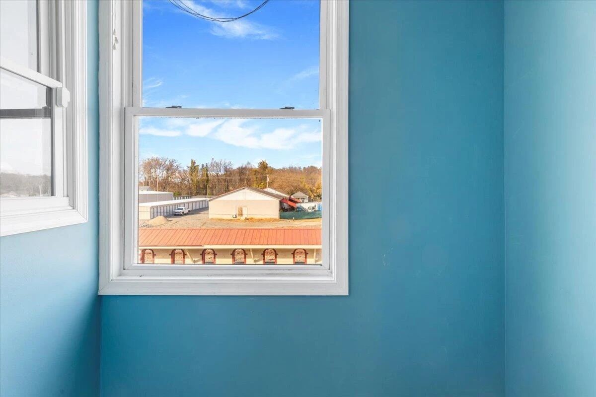 1120 Main ST - Photo 34