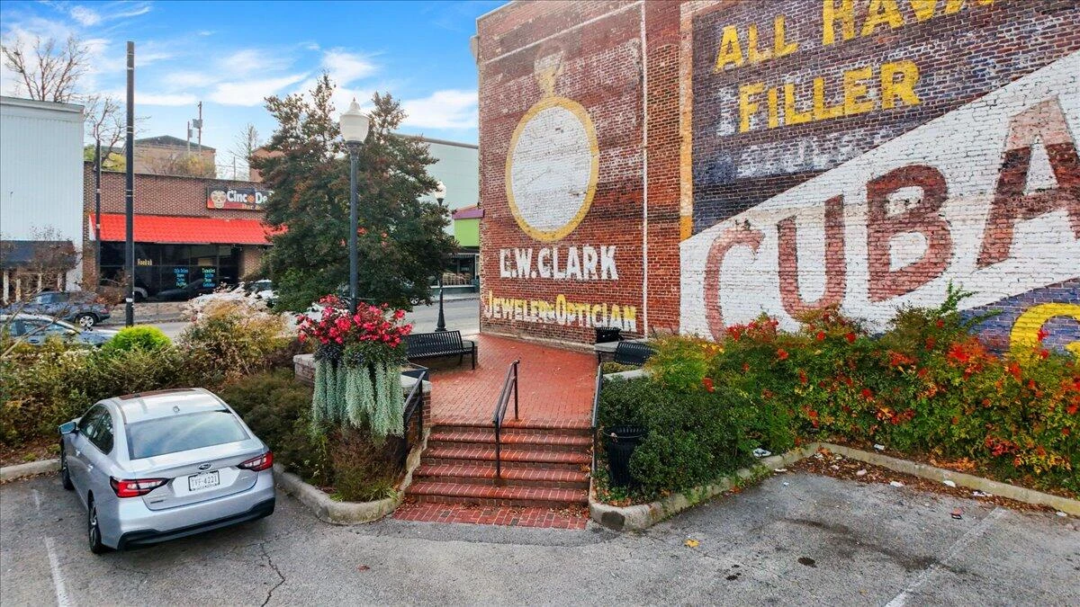 1120 Main ST - Photo 7
