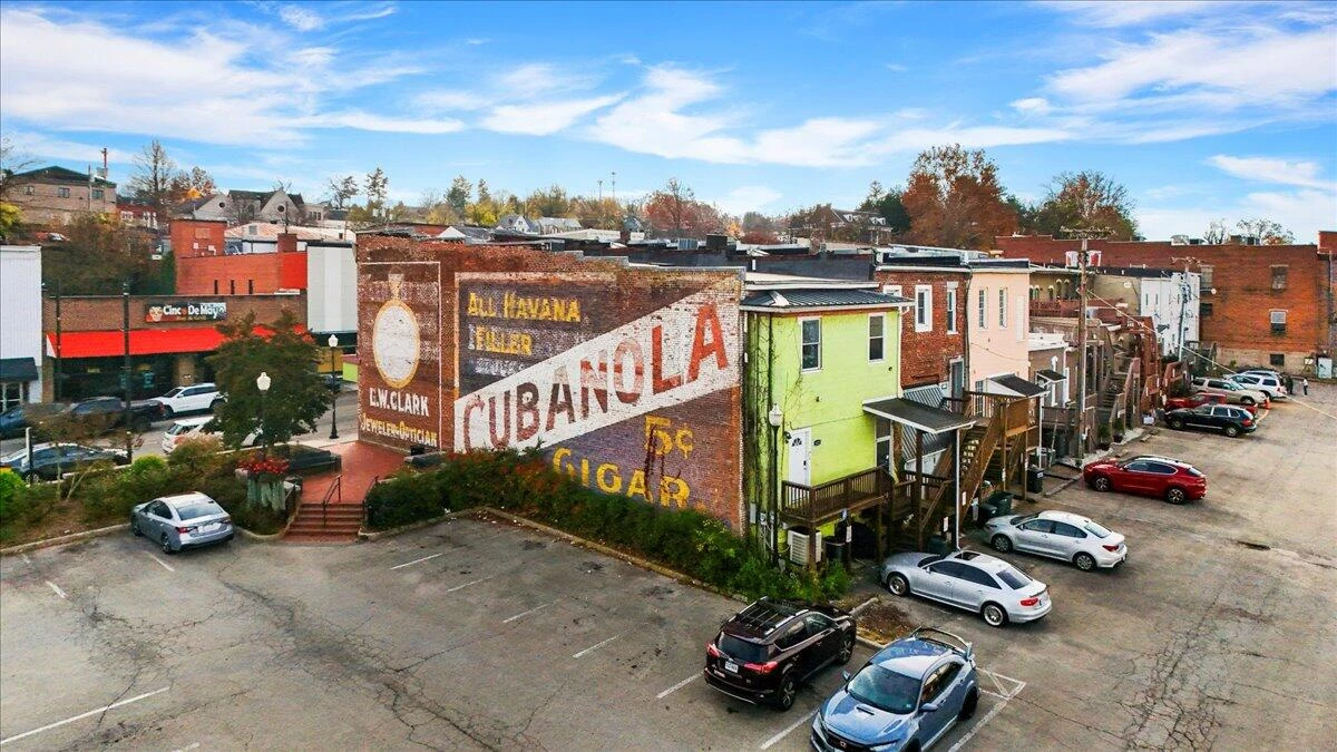 1120 Main ST - Photo 8