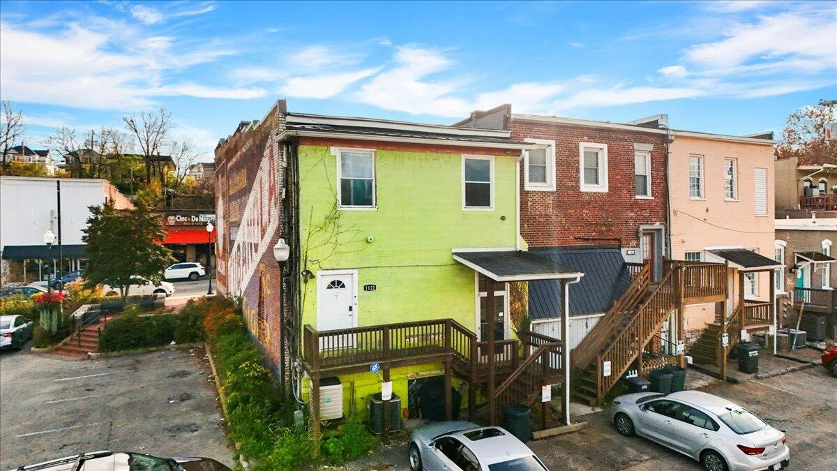 1120 Main ST - Photo 9
