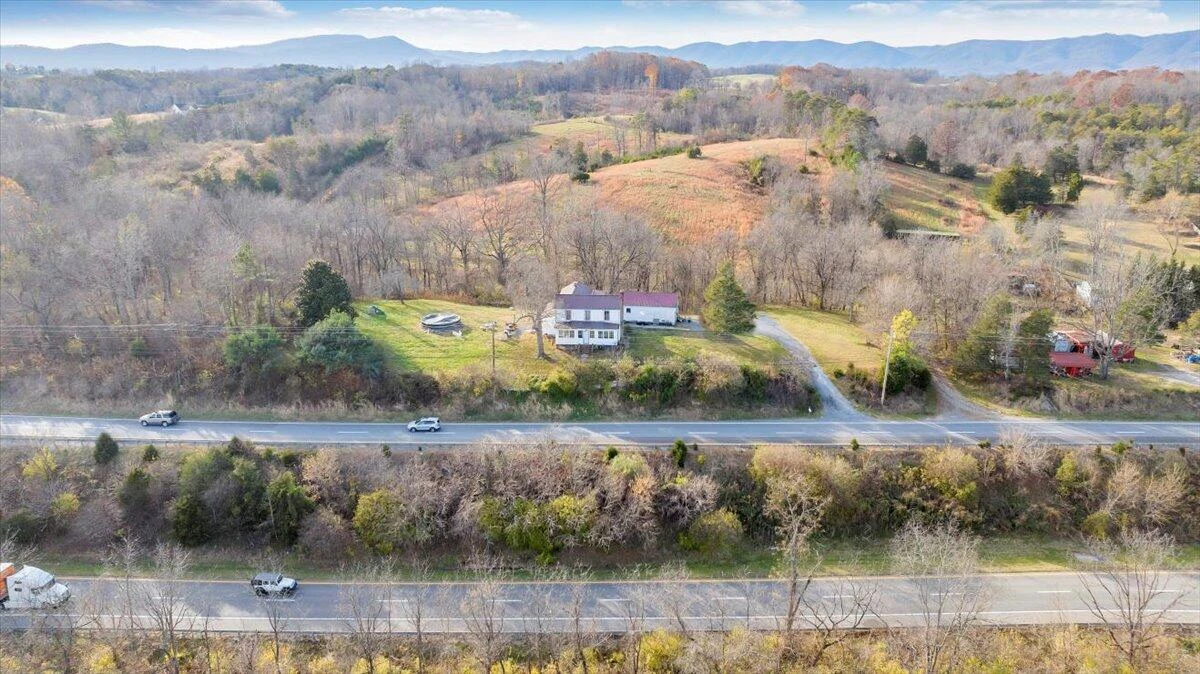 6457 Roanoke RD - Photo 2