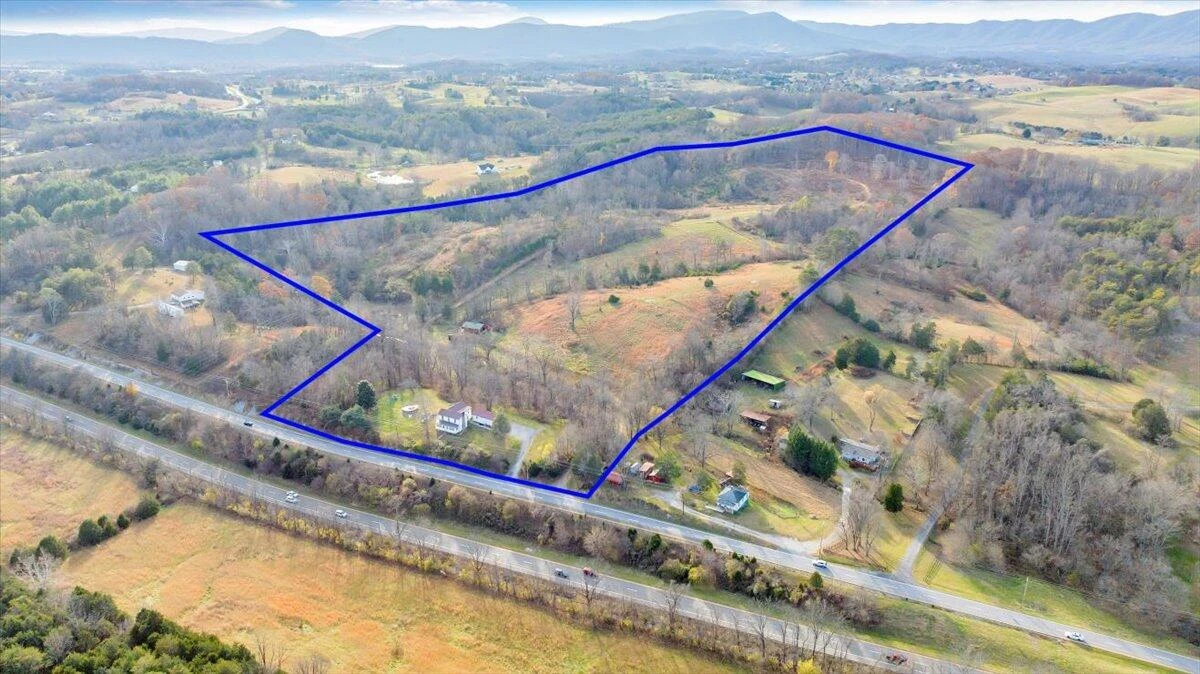 6457 Roanoke RD - Photo 7