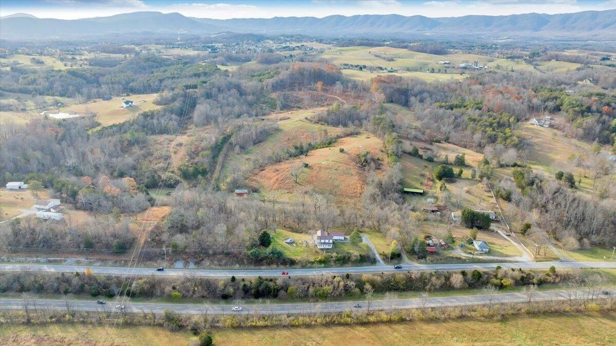 6457 Roanoke RD - Photo 8