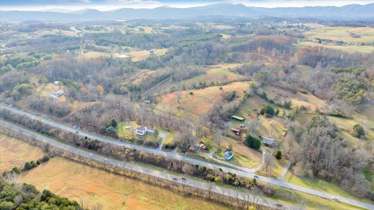 6457 Roanoke RD - Photo 9