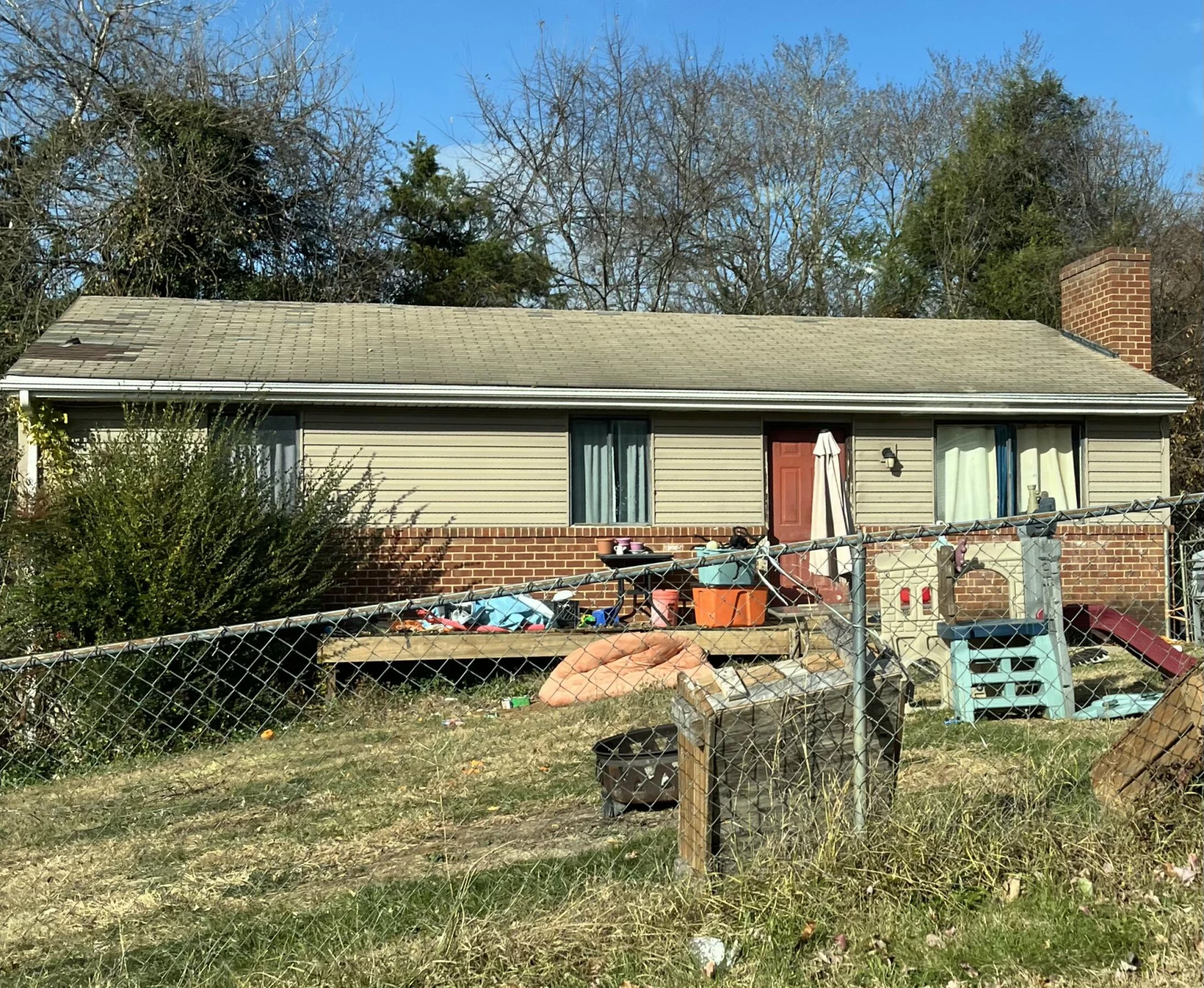 1374 Gillette AVE