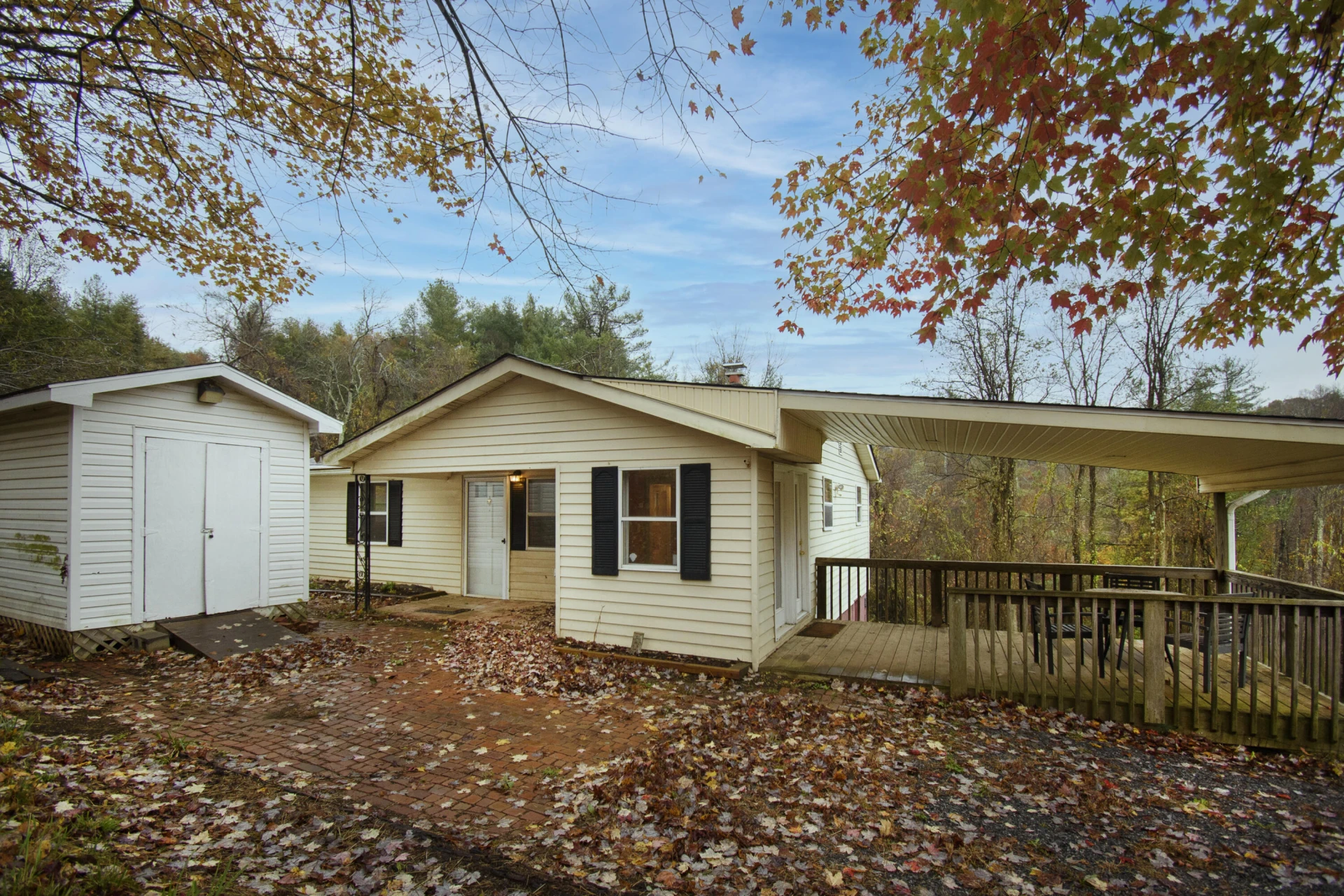 320 Stuart RD - Photo 2