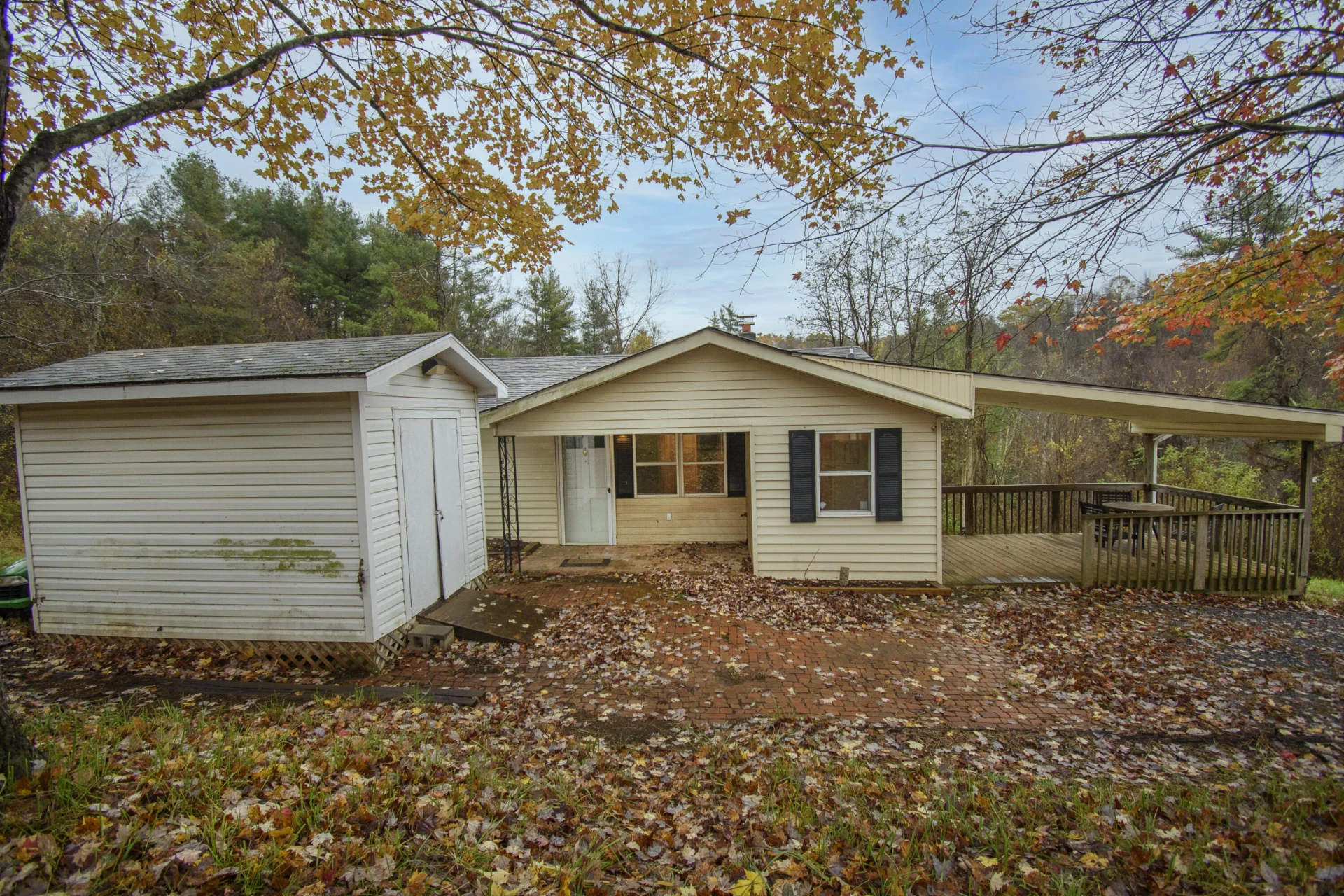 320 Stuart RD - Photo 3