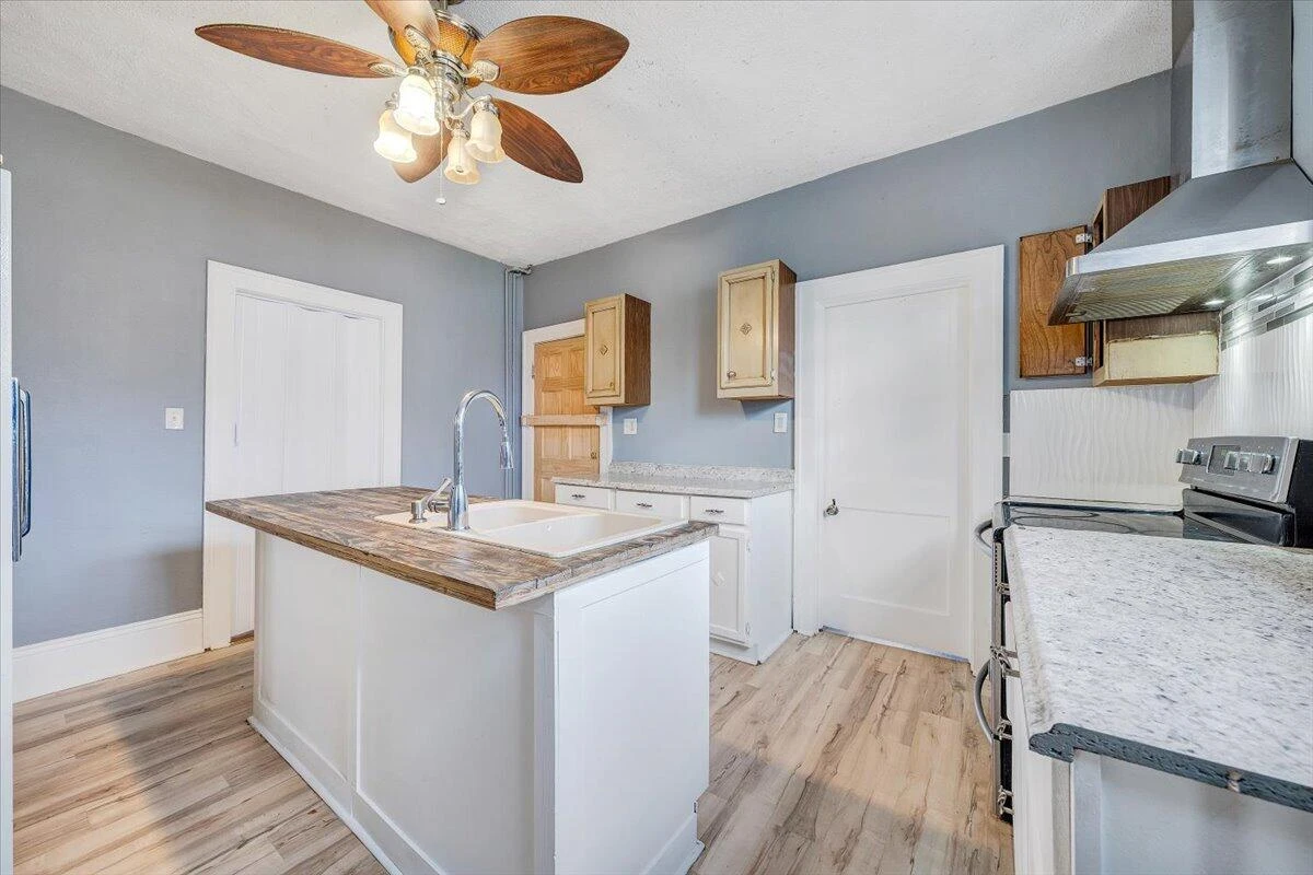 3309 Birchwood AVE - Photo 16