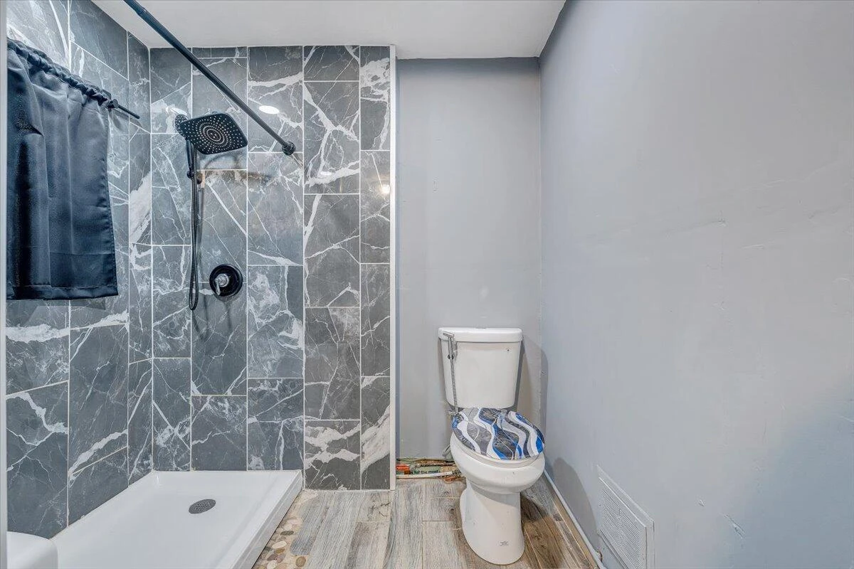 3309 Birchwood AVE - Photo 21