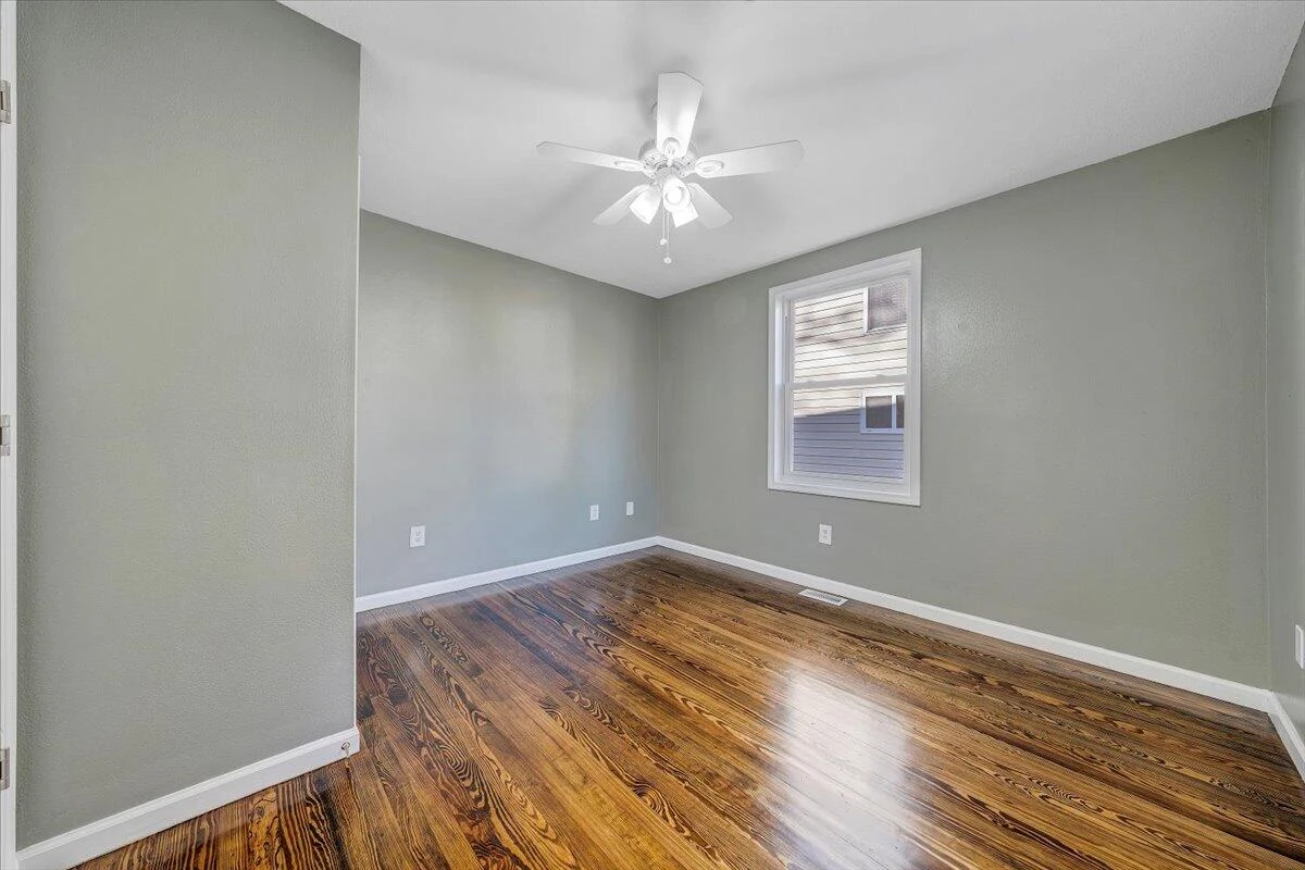 702 Conway ST - Photo 13