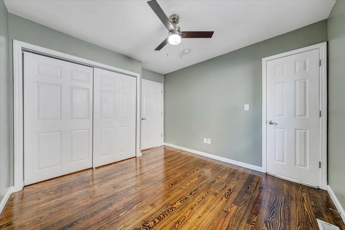 702 Conway ST - Photo 16