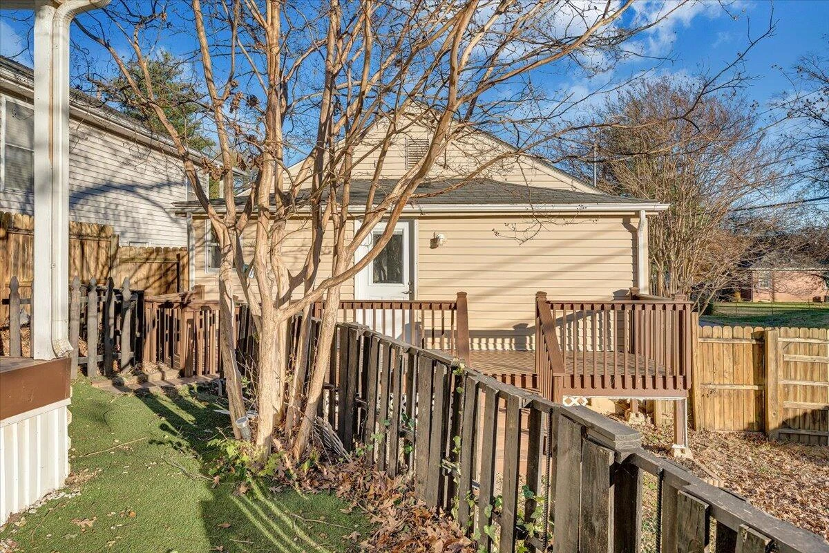 702 Conway ST - Photo 27