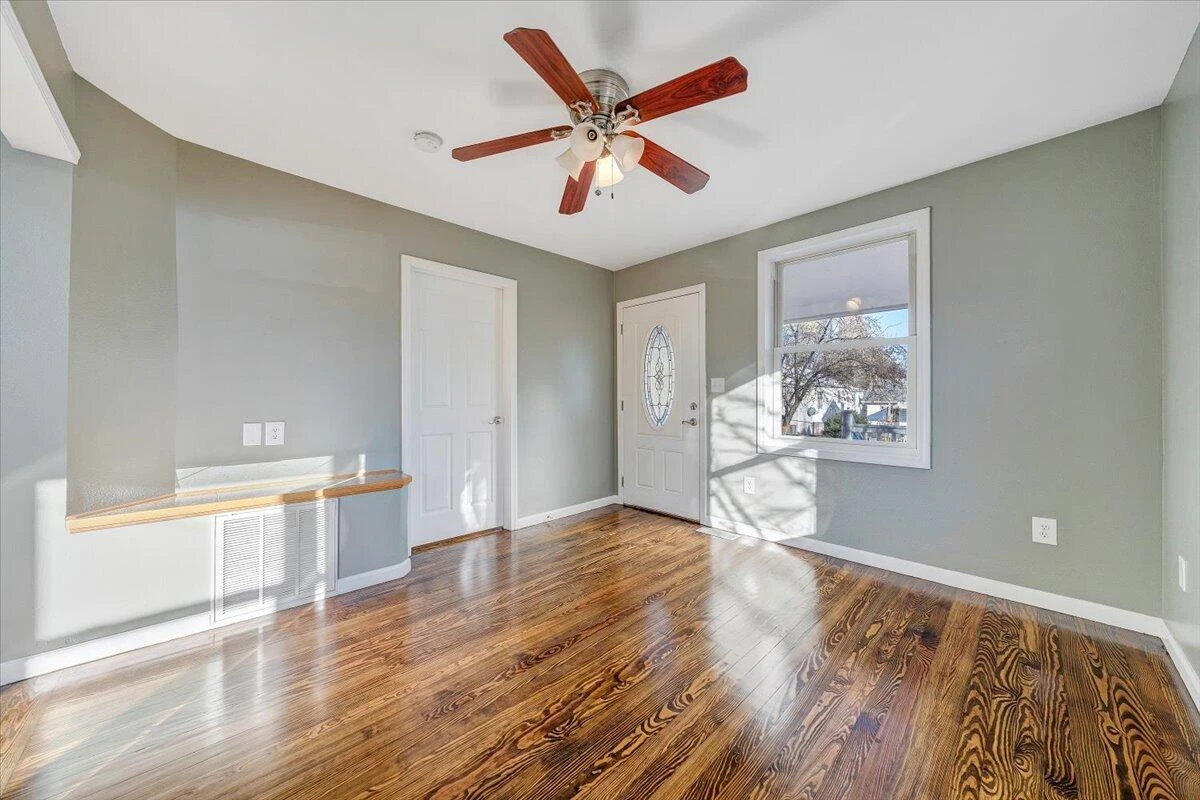 702 Conway ST - Photo 5