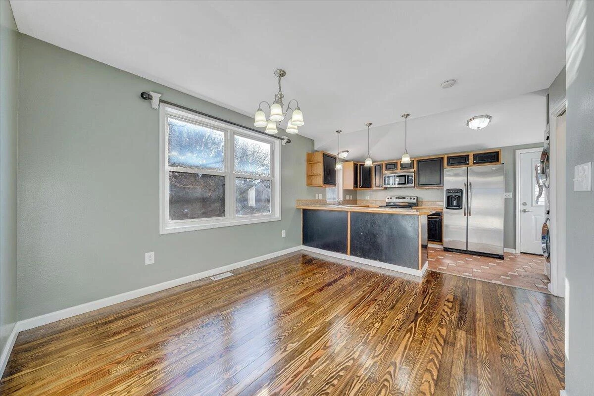 702 Conway ST - Photo 6