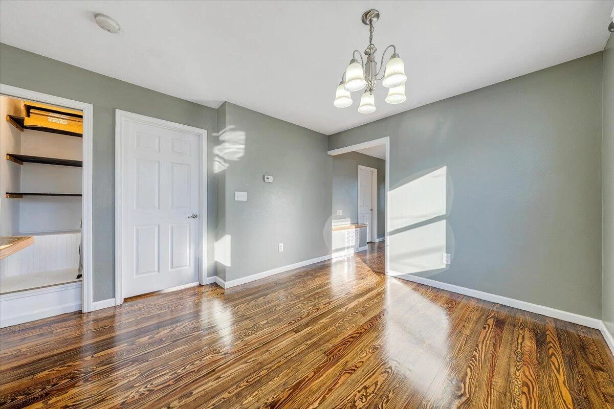 702 Conway ST - Photo 8
