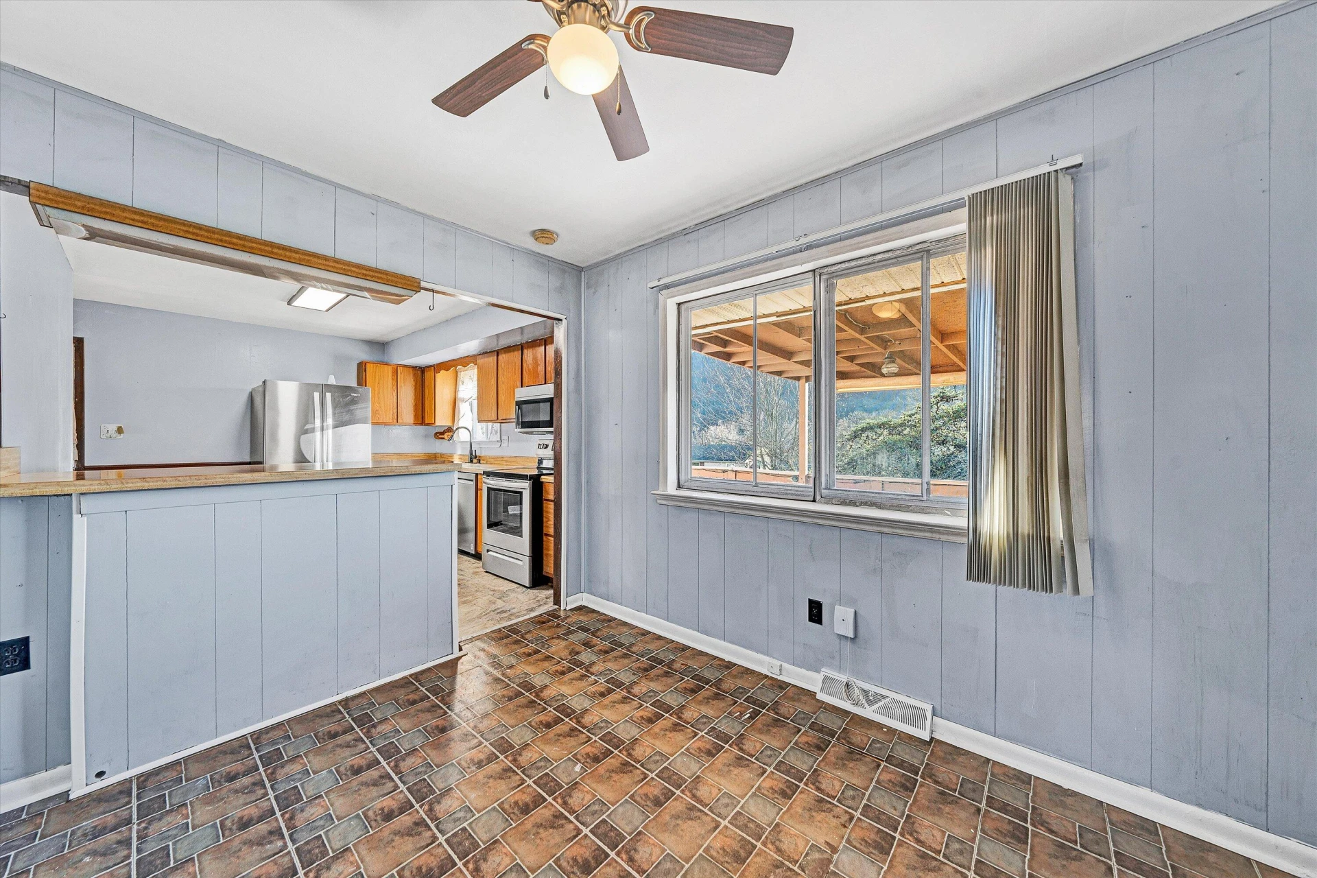 1433 Morehead AVE - Photo 13