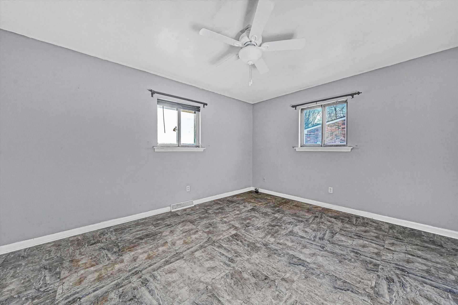 1433 Morehead AVE - Photo 15